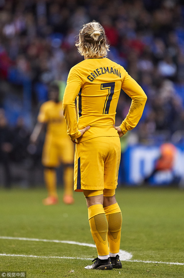 格列兹曼遭遇争议红牌，多特蒙德乘势反超比分完成逆转的简单介绍